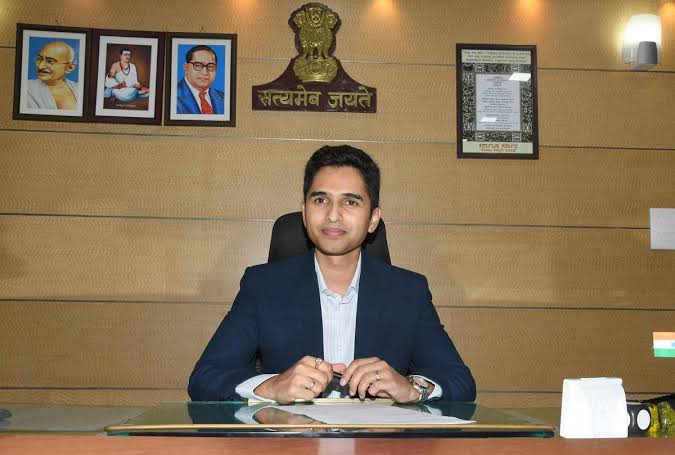 Mohammad Roshan IAS Biography